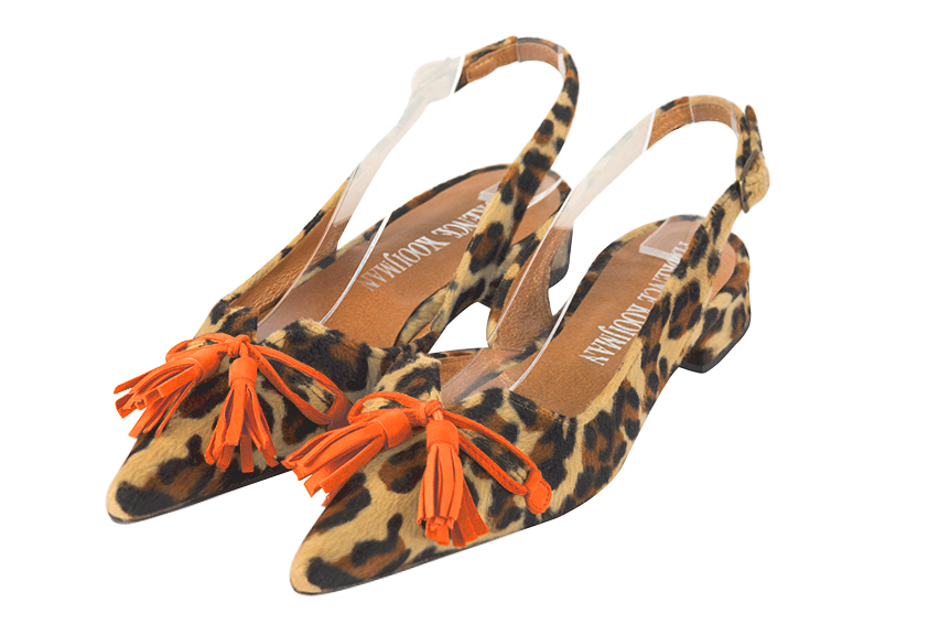Safari black and clementine orange women's open back shoes, with a knot. Pointed toe. Flat flare heels. Front view - Florence KOOIJMAN